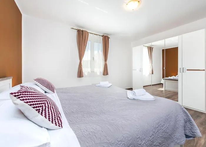 Apartment Zaneto
